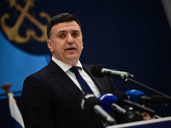 &Kappa;&iota;&kappa;ί&lambda;&iota;&alpha;&sigmaf; &alpha;&pi;ό &Beta;&rho;&upsilon;&xi;έ&lambda;&lambda;&epsilon;&sigmaf;: &laquo;&Eta; &Epsilon;&upsilon;&rho;ώ&pi;&eta; &omicron;&phi;&epsilon;ί&lambda;&epsilon;&iota; &nu;&alpha; &kappa;&alpha;&tau;&alpha;&nu;&omicron;ή&sigma;&epsilon;&iota; &tau;&omicron; &sigma;&upsilon;&gamma;&kappa;&rho;&iota;&tau;&iota;&kappa;ό &pi;&lambda;&epsilon;&omicron;&nu;έ&kappa;&tau;&eta;&mu;&alpha; &tau;&eta;&sigmaf; &epsilon;&lambda;&lambda;&eta;&nu;&iota;&kappa;ή&sigmaf; &nu;&alpha;&upsilon;&tau;&iota;&lambda;ί&alpha;&sigmaf; &sigma;&tau;&eta;&nu; &alpha;&nu;ά&pi;&tau;&upsilon;&xi;&eta;, &tau;&omicron; &epsilon;&mu;&pi;ό&rho;&iota;&omicron; &kappa;&alpha;&iota; &sigma;&tau;&eta; &delta;&iota;&alpha;&pi;&rho;&alpha;&gamma;&mu;&alpha;&tau;&epsilon;&upsilon;&tau;&iota;&kappa;ή &iota;&sigma;&chi;ύ