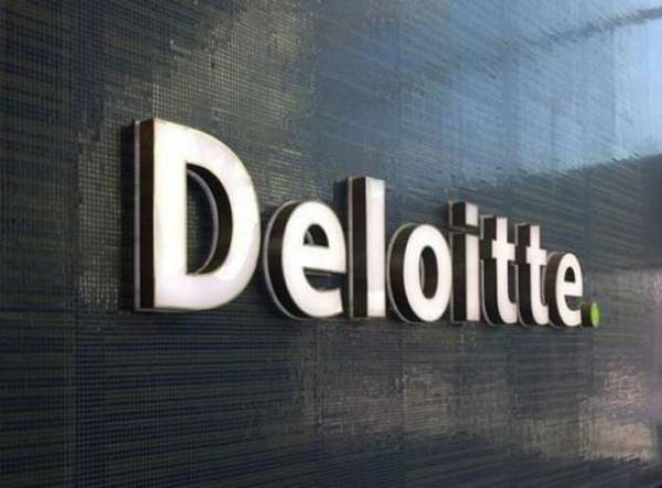 Deloitte: &Sigma;&chi;&epsilon;&delta;&iota;ά&zeta;&epsilon;&iota; &nu;&alpha; &pi;&rho;&omicron;&sigma;&lambda;ά&beta;&epsilon;&iota; 400 &nu;έ&omicron;&upsilon;&sigmaf; &epsilon;&rho;&gamma;&alpha;&zeta;ό&mu;&epsilon;&nu;&omicron;&upsilon;&sigmaf;