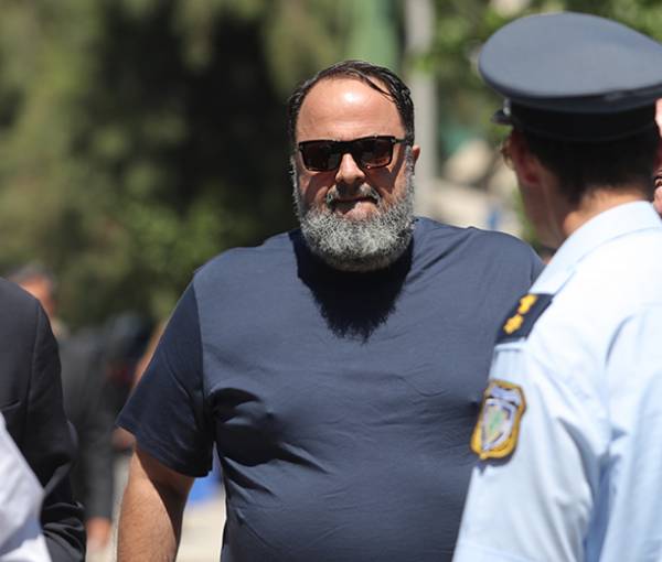 &Beta;&alpha;&rho;ύ &pi;έ&nu;&theta;&omicron;&sigmaf; &gamma;&iota;&alpha; &tau;&omicron;&nu; &Beta;&alpha;&gamma;&gamma;έ&lambda;&eta; &Mu;&alpha;&rho;&iota;&nu;ά&kappa;&eta; &ndash; &Pi;έ&theta;&alpha;&nu;&epsilon; &eta; &mu;&eta;&tau;έ&rho;&alpha; &tau;&omicron;&upsilon;