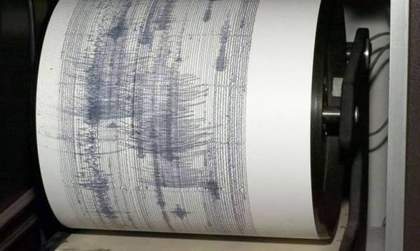 &Nu;έ&omicron;&sigmaf; &sigma;&epsilon;&iota;&sigma;&mu;ό&sigmaf; 3,7 &Rho;ί&chi;&tau;&epsilon;&rho; &sigma;&tau;&eta;&nu; &Epsilon;ύ&beta;&omicron;&iota;&alpha; - &Lambda;έ&kappa;&kappa;&alpha;&sigmaf;: &Kappa;&alpha;&mu;ί&alpha; &epsilon;&kappa;&tau;ί&mu;&eta;&sigma;&eta;, ό&lambda;&alpha; &sigma;&tau;&omicron;&nu; &alpha;έ&rho;&alpha;