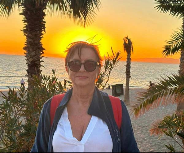 Έ&phi;&upsilon;&gamma;&epsilon; &alpha;&pi;ό &tau;&eta; &zeta;&omega;ή &sigma;&epsilon; &eta;&lambda;&iota;&kappa;ί&alpha; 67 &epsilon;&tau;ώ&nu; &eta; &delta;&eta;&mu;&omicron;&sigma;&iota;&omicron;&gamma;&rho;ά&phi;&omicron;&sigmaf; &tau;&eta;&sigmaf; &laquo;&Omicron;&iota;&kappa;&omicron;&nu;&omicron;&mu;&iota;&kappa;ή&sigmaf; &Alpha;&sigma;&phi;&alpha;&lambda;&iota;&sigma;&tau;&iota;&kappa;ή&sigmaf;&raquo; &Nu;ά&nu;&tau;&iota;&alpha; &Chi;&rho;&iota;&sigma;&tau;&omicron;&lambda;&omicron;&upsilon;&kappa;ά