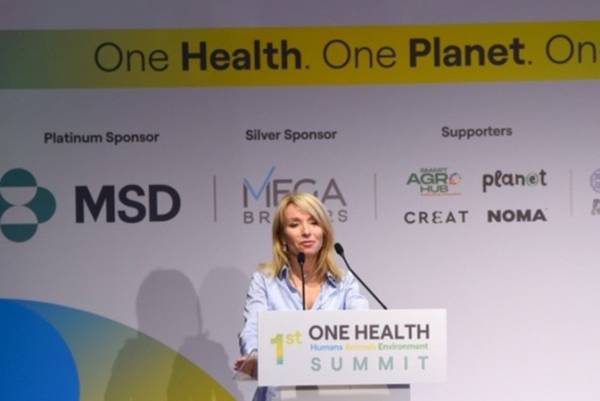 &Eta; MSD &Epsilon;&lambda;&lambda;ά&delta;&omicron;&sigmaf; &sigma;&tau;&omicron; 1&omicron; One Health Summit: &Epsilon;&nu;ώ&nu;&omicron;&upsilon;&mu;&epsilon; &tau;&iota;&sigmaf; &delta;&upsilon;&nu;ά&mu;&epsilon;&iota;&sigmaf; &mu;&alpha;&sigmaf; &gamma;&iota;&alpha; &tau;&eta;&nu; &Epsilon;&nu;&iota;&alpha;ί&alpha; &Upsilon;&gamma;&epsilon;ί&alpha;