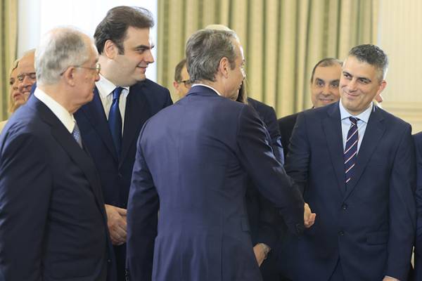 &Sigma;&tau;&omicron; &Upsilon;&pi;&omicron;&upsilon;&rho;&gamma;&epsilon;ί&omicron; &Upsilon;&pi;&omicron;&delta;&omicron;&mu;ώ&nu; &kappa;&alpha;&iota; &Mu;&epsilon;&tau;&alpha;&phi;&omicron;&rho;ώ&nu; &alpha;ύ&rho;&iota;&omicron; &omicron; &Pi;&rho;&omega;&theta;&upsilon;&pi;&omicron;&upsilon;&rho;&gamma;ό&sigmaf;