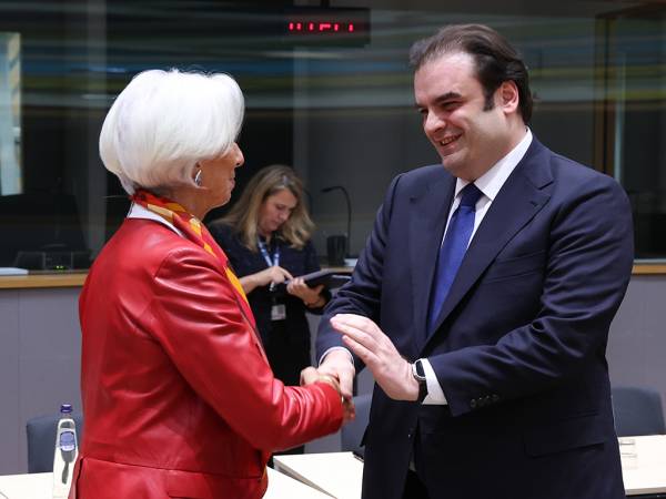 &Nu;έ&omicron;&sigmaf; &pi;&rho;ό&epsilon;&delta;&rho;&omicron;&sigmaf; &tau;&omicron;&upsilon; Eurogroup &omicron; &Kappa;&upsilon;&rho;&iota;ά&kappa;&omicron;&sigmaf; &Pi;&iota;&epsilon;&rho;&rho;&alpha;&kappa;ά&kappa;&eta;&sigmaf;