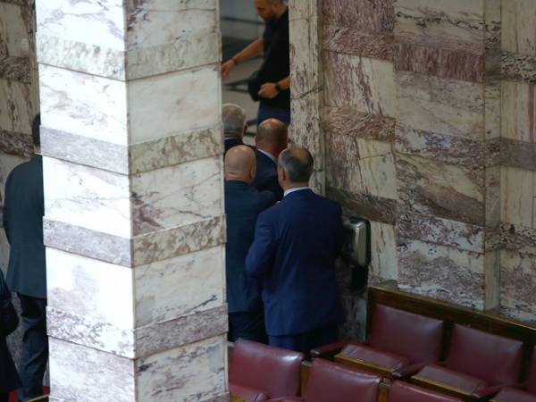 &Beta;&omicron;&upsilon;&lambda;ή: &Omicron; &pi;&rho;ώ&eta;&nu; &beta;&omicron;&upsilon;&lambda;&epsilon;&upsilon;&tau;ή&sigmaf; &tau;&omega;&nu; &Sigma;&pi;&alpha;&rho;&tau;&iota;&alpha;&tau;ώ&nu; &Kappa;&omega;&nu;&sigma;&tau;&alpha;&nu;&tau;ί&nu;&omicron;&sigmaf; &Phi;&lambda;ώ&rho;&omicron;&sigmaf; &gamma;&rho;&omicron;&nu;&theta;&omicron;&kappa;ό&pi;&eta;&sigma;&epsilon; &tau;&omicron;&nu; &beta;&omicron;&upsilon;&lambda;&epsilon;&upsilon;&tau;ή &tau;&eta;&sigmaf; &Epsilon;&lambda;&lambda;&eta;&nu;&iota;&kappa;ή&sigmaf; &Lambda;ύ&sigma;&eta;&sigmaf; &Beta;&alpha;&sigma;ί&lambda;&eta; &Gamma;&rho;&alpha;&mu;&mu;έ&nu;&omicron;