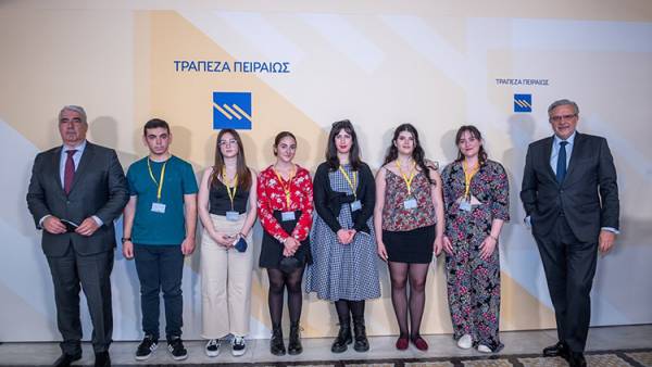 &Tau;&rho;ά&pi;&epsilon;&zeta;&alpha; &Pi;&epsilon;&iota;&rho;&alpha;&iota;ώ&sigmaf;: &Sigma;&tau;&eta;&rho;ί&zeta;&epsilon;&iota; &tau;&omicron;&upsilon;&sigmaf; &alpha;&pi;&omicron;&phi;&omicron;ί&tau;&omicron;&upsilon;&sigmaf; &lambda;&upsilon;&kappa;&epsilon;ί&omega;&nu; &pi;&omicron;&upsilon; &epsilon;&iota;&sigma;ή&chi;&theta;&eta;&sigma;&alpha;&nu; &sigma;&epsilon; &Alpha;&Epsilon;&Iota; &alpha;&pi;ό &tau;&iota;&sigmaf; &pi;&upsilon;&rho;ό&pi;&lambda;&eta;&kappa;&tau;&epsilon;&sigmaf; &pi;&epsilon;&rho;&iota;&omicron;&chi;έ&sigmaf; &tau;&eta;&sigmaf; &Beta;. &Epsilon;ύ&beta;&omicron;&iota;&alpha;&sigmaf;