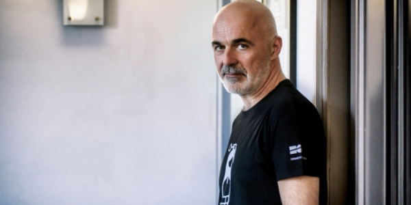 &Pi;&alpha;&rho;&alpha;&iota;&tau;ή&theta;&eta;&kappa;&epsilon; &alpha;&pi;ό &tau;&omicron; &Epsilon;&theta;&nu;&iota;&kappa;ό &Theta;έ&alpha;&tau;&rho;&omicron; &omicron; &Sigma;&tau;ά&theta;&eta;&sigmaf; &Lambda;&iota;&beta;&alpha;&theta;&iota;&nu;ό&sigmaf;