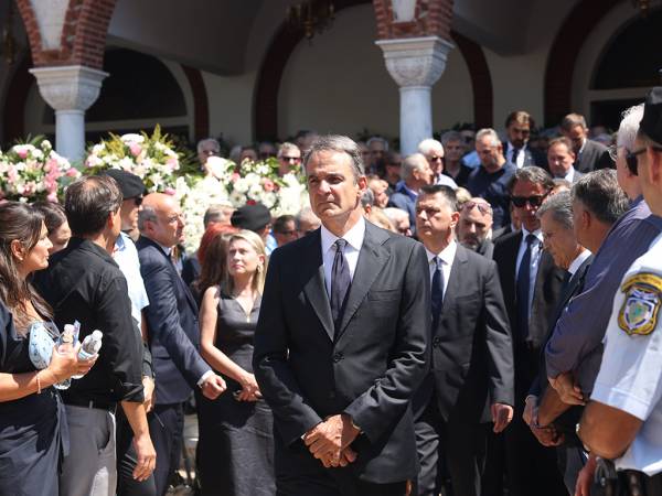 &Mu;&eta;&tau;&sigma;&omicron;&tau;ά&kappa;&eta;&sigmaf; &sigma;&tau;&eta;&nu; &kappa;&eta;&delta;&epsilon;ί&alpha; &tau;&omicron;&upsilon; &Alpha;&pi;. &Beta;&epsilon;&sigma;&upsilon;&rho;ό&pi;&omicron;&upsilon;&lambda;&omicron;&upsilon;: &laquo;Έ&phi;&upsilon;&gamma;&epsilon; &tau;&omicron; &kappa;&alpha;&lambda;ύ&tau;&epsilon;&rho;&omicron; &pi;&alpha;&iota;&delta;ί&raquo;