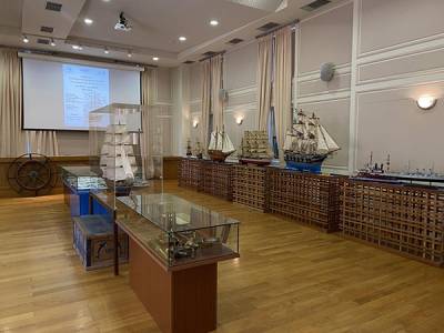 Ά&nu;&omicron;&iota;&xi;&epsilon; &eta; έ&kappa;&theta;&epsilon;&sigma;&eta; &laquo;&Eta; &Epsilon;&lambda;&lambda;&eta;&nu;&iota;&kappa;ή &Epsilon;&mu;&pi;&omicron;&rho;&iota;&kappa;ή &Nu;&alpha;&upsilon;&tau;&iota;&lambda;ί&alpha; &sigma;&tau;&alpha; &nu;&eta;&sigma;&iota;ά &tau;&omicron;&nu; 19&omicron; &kappa;&alpha;&iota; 20&omicron; &alpha;&iota;ώ&nu;&alpha;