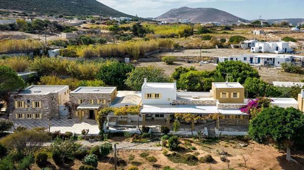 &Sigma;&tau;&eta;&nu; &Pi;ά&rho;&omicron; &epsilon;&pi;&epsilon;&kappa;&tau;&epsilon;ί&nu;&omicron;&nu;&tau;&alpha;&iota; &tau;&alpha; Aria Hotels