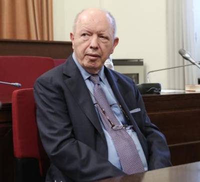&Pi;έ&theta;&alpha;&nu;&epsilon; &sigma;&tau;&omicron;&nu; ύ&pi;&nu;&omicron; &tau;&omicron;&upsilon; &omicron; &Sigma;&tau;&alpha;ύ&rho;&omicron;&sigmaf; &Psi;&upsilon;&chi;ά&rho;&eta;&sigmaf;