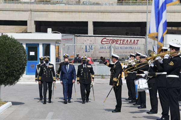 &Omicron;&mu;&iota;&lambda;ί&alpha; &Gamma;. &Pi;&lambda;&alpha;&kappa;&iota;&omega;&tau;ά&kappa;&eta; &kappa;&alpha;&tau;ά &tau;&eta;&nu; &tau;&epsilon;&lambda;&epsilon;&tau;ή &pi;&alpha;&rho;ά&delta;&omicron;&sigma;&eta;&sigmaf; - &pi;&alpha;&rho;&alpha;&lambda;&alpha;&beta;ή&sigmaf; &Alpha;&rho;&chi;&eta;&gamma;&omicron;ύ &Lambda;&iota;&mu;&epsilon;&nu;&iota;&kappa;&omicron;ύ &Sigma;ώ&mu;&alpha;&tau;&omicron;&sigmaf; - &Epsilon;&lambda;&lambda;&eta;&nu;&iota;&kappa;ή&sigmaf; &Alpha;&kappa;&tau;&omicron;&phi;&upsilon;&lambda;&alpha;&kappa;ή&sigmaf;