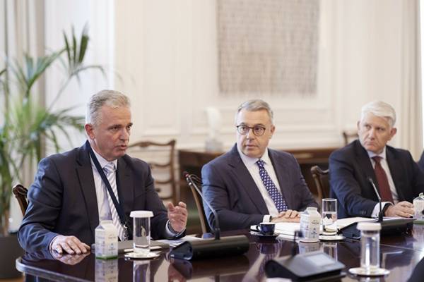 Alpha Bank - &Epsilon;&Lambda;&Tau;&Alpha;: &Sigma;&upsilon;&nu;&epsilon;&rho;&gamma;&alpha;&sigma;ί&alpha; &kappa;&alpha;&iota; &gamma;&iota;&alpha; &tau;&rho;&alpha;&pi;&epsilon;&zeta;&omicron;&alpha;&sigma;&phi;&alpha;&lambda;&iota;&sigma;&tau;&iota;&kappa;ά &pi;&rho;&omicron;ϊό&nu;&tau;&alpha;