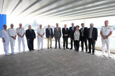 &Chi;&rho;. &Sigma;&tau;&upsilon;&lambda;&iota;&alpha;&nu;ί&delta;&eta;&sigmaf;: &laquo;&Kappa;ό&sigma;&mu;&eta;&mu;&alpha; &gamma;&iota;&alpha; &tau;&eta;&nu; &epsilon;&lambda;&lambda;&eta;&nu;&iota;&kappa;ή &nu;&alpha;&upsilon;&tau;&iota;&lambda;ί&alpha; &kappa;&alpha;&iota; &tau;&omicron;&nu; &Pi;&epsilon;&iota;&rho;&alpha;&iota;ά &tau;&omicron; &Pi;&lambda;&omega;&tau;ό &Mu;&omicron;&upsilon;&sigma;&epsilon;ί&omicron; "Hellas Liberty"&raquo;