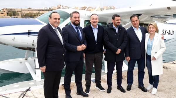 &Sigma;&tau;&eta;&nu; &pi;&rho;ώ&tau;&eta; &delta;&omicron;&kappa;&iota;&mu;&alpha;&sigma;&tau;&iota;&kappa;ή &pi;&tau;ή&sigma;&eta; &mu;&epsilon; &upsilon;&delta;&rho;&omicron;&pi;&lambda;ά&nu;&omicron; &tau;&eta;&sigmaf; Hellenic Seaplanes &omicron; &Upsilon;&phi;&upsilon;&pi;&omicron;&upsilon;&rho;&gamma;ό&sigmaf; &Nu;&alpha;&upsilon;&tau;&iota;&lambda;ί&alpha;&sigmaf; &Iota;&omega;. &Pi;&alpha;&pi;&pi;ά&sigmaf;