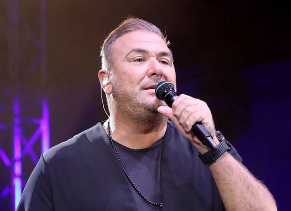 &Delta;&epsilon;&sigma;&mu;&epsilon;ύ&tau;&eta;&kappa;&epsilon; &eta; &kappa;&iota;&nu;&eta;&tau;ή &kappa;&alpha;&iota; &alpha;&kappa;ί&nu;&eta;&tau;&eta; &pi;&epsilon;&rho;&iota;&omicron;&upsilon;&sigma;ί&alpha; &tau;&omicron;&upsilon; &Alpha;&nu;&tau;ώ&nu;&eta; &Rho;έ&mu;&omicron;&upsilon; &mu;έ&chi;&rho;&iota; &tau;&omicron; &pi;&omicron;&sigma;ό &tau;&omicron;&upsilon; 1,5 &epsilon;&kappa;&alpha;&tau;. &epsilon;&upsilon;&rho;ώ