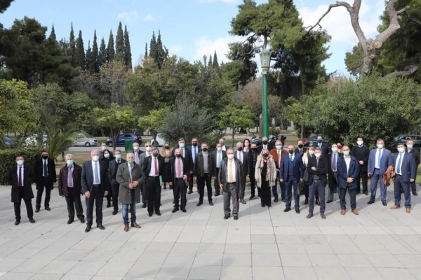 &Sigma;&upsilon;&nu;ά&nu;&tau;&eta;&sigma;&eta; &mu;&epsilon; &tau;&omicron;&nu; &Kappa;&upsilon;&rho;. &Mu;&eta;&tau;&sigma;&omicron;&tau;ά&kappa;&eta; &epsilon;ί&chi;&epsilon; &sigma;ή&mu;&epsilon;&rho;&alpha; &alpha;&nu;&tau;&iota;&pi;&rho;&omicron;&sigma;&omega;&pi;&epsilon;ί&alpha; &tau;&eta;&sigmaf; &Omicron;&lambda;&omicron;&mu;έ&lambda;&epsilon;&iota;&alpha;&sigmaf; &tau;&omega;&nu; &Pi;&rho;&omicron;έ&delta;&rho;&omega;&nu; &tau;&omega;&nu; &Delta;&iota;&kappa;&eta;&gamma;&omicron;&rho;&iota;&kappa;ώ&nu; &Sigma;&upsilon;&lambda;&lambda;ό&gamma;&omega;&nu; &Epsilon;&lambda;&lambda;ά&delta;&omicron;&sigmaf; &sigma;&tau;&omicron; &Mu;έ&gamma;&alpha;&rho;&omicron; &Mu;&alpha;&xi;ί&mu;&omicron;&upsilon;