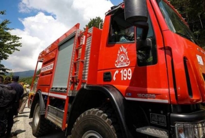 &Mu;&epsilon;&gamma;ά&lambda;&eta; &phi;&omega;&tau;&iota;ά &sigma;&tau;&eta; &sigma;&upsilon;&nu;&omicron;&iota;&kappa;ί&alpha; &Chi;έ&rho;&omega;&mu;&alpha; &sigma;&tau;&eta; &Beta;ά&rho;&eta; - &Epsilon;&kappa;&kappa;&epsilon;&nu;ώ&nu;&omicron;&nu;&tau;&alpha;&iota; &tau;&alpha; &pi;&alpha;&iota;&delta;&iota;&kappa;ά &chi;&omega;&rho;&iota;ά SOS