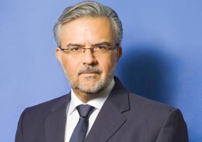 &Chi;&rho;. &Mu;&epsilon;&gamma;ά&lambda;&omicron;&upsilon;: &laquo;&Pi;&rho;ά&sigma;&iota;&nu;&alpha;&raquo; &delta;ά&nu;&epsilon;&iota;&alpha; &kappa;&alpha;&iota; &epsilon;&pi;&epsilon;&nu;&delta;ύ&sigma;&epsilon;&iota;&sigmaf; 9 &delta;&iota;&sigma;. &sigma;&tau;&eta;&nu; &tau;&rho;&iota;&epsilon;&tau;ί&alpha;