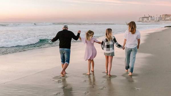Aviva: Over half of parents with young families seas the day with day trips abroad