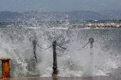 &Kappa;&alpha;&tau;&alpha;&iota;&gamma;ί&delta;&epsilon;&sigmaf;, &theta;&upsilon;&epsilon;&lambda;&lambda;ώ&delta;&epsilon;&iota;&sigmaf; ά&nu;&epsilon;&mu;&omicron;&iota; &kappa;&alpha;&iota; &chi;&iota;ό&nu;&iota;&alpha; &alpha;&pi;ό &tau;&omicron; &mu;&epsilon;&sigma;&eta;&mu;έ&rho;&iota; &tau;&eta;&sigmaf; &Pi;&alpha;&rho;&alpha;&sigma;&kappa;&epsilon;&upsilon;ή&sigmaf;