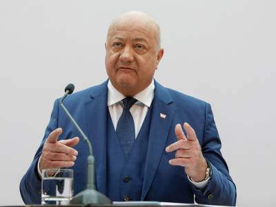 &Alpha;&upsilon;&sigma;&tau;&rho;ί&alpha;: &Omicron;&rho;&kappa;ί&sigma;&tau;&eta;&kappa;&epsilon; &kappa;&alpha;&gamma;&kappa;&epsilon;&lambda;ά&rho;&iota;&omicron;&sigmaf; &omicron; &kappa;&epsilon;&nu;&tau;&rho;&omicron;&delta;&epsilon;&xi;&iota;ό&sigmaf; &Kappa;&rho;ί&sigma;&tau;&iota;&alpha;&nu; &Sigma;&tau;ό&kappa;&epsilon;&rho;, &epsilon;&pi;&iota;&kappa;&epsilon;&phi;&alpha;&lambda;ή&sigmaf; &tau;&rho;&iota;&kappa;&omicron;&mu;&mu;&alpha;&tau;&iota;&kappa;ή&sigmaf; &kappa;&upsilon;&beta;έ&rho;&nu;&eta;&sigma;&eta;&sigmaf;