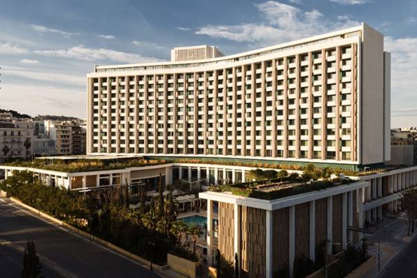 Conrad Athens The Ilisian: &Mu;&iota;&alpha; &nu;έ&alpha; &epsilon;&pi;&omicron;&chi;ή &xi;&epsilon;&kappa;&iota;&nu;ά &gamma;&iota;&alpha; &tau;&omicron; &pi;&rho;ώ&eta;&nu; Hilton