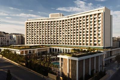 Conrad Athens The Ilisian: &Mu;&iota;&alpha; &nu;έ&alpha; &epsilon;&pi;&omicron;&chi;ή &xi;&epsilon;&kappa;&iota;&nu;ά &gamma;&iota;&alpha; &tau;&omicron; &pi;&rho;ώ&eta;&nu; Hilton