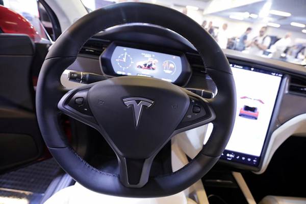 Tesla: &Delta;ί&nu;&epsilon;&iota; 10% &alpha;ύ&xi;&eta;&sigma;&eta; &sigma;&tau;&omicron;&upsilon;&sigmaf; &omega;&rho;&omicron;&mu;ί&sigma;&theta;&iota;&omicron;&upsilon;&sigmaf; &epsilon;&rho;&gamma;&alpha;&zeta;&omicron;&mu;έ&nu;&omicron;&upsilon;&sigmaf; &tau;&eta;&sigmaf; &sigma;&tau;&eta; &Nu;&epsilon;&beta;ά&delta;&alpha;