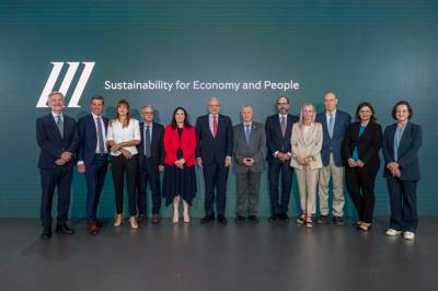 &Pi;&epsilon;&iota;&rho;&alpha;&iota;ώ&sigmaf;: Forum &sigma;&upsilon;&zeta;ή&tau;&eta;&sigma;&eta;&sigmaf; &mu;&epsilon; &theta;έ&mu;&alpha; &laquo;&Beta;&iota;&omega;&sigma;&iota;&mu;ό&tau;&eta;&tau;&alpha; &gamma;&iota;&alpha; &tau;&eta;&nu; &Omicron;&iota;&kappa;&omicron;&nu;&omicron;&mu;ί&alpha; &kappa;&alpha;&iota; &tau;&eta;&nu; &Kappa;&omicron;&iota;&nu;&omega;&nu;ί&alpha;&raquo;