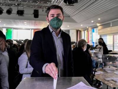 &Epsilon;&kappa;&lambda;&omicron;&gamma;έ&sigmaf; &Kappa;&Iota;&Nu;&Alpha;&Lambda;: &Omicron; ή&lambda;&iota;&omicron;&sigmaf; &tau;&omicron;&upsilon; &Pi;&Alpha;&Sigma;&Omicron;&Kappa; &epsilon;&pi;έ&sigma;&tau;&rho;&epsilon;&psi;&epsilon;