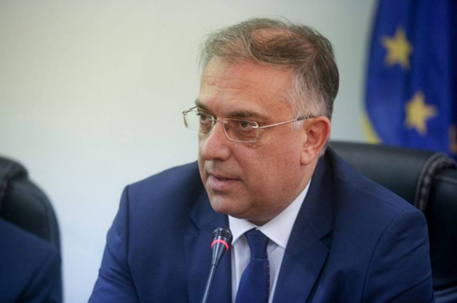 &Tau;. &Theta;&epsilon;&omicron;&delta;&omega;&rho;&iota;&kappa;ά&kappa;&omicron;&sigmaf;: &laquo;700 &nu;έ&omicron;&iota; &alpha;&sigma;&tau;&upsilon;&nu;&omicron;&mu;&iota;&kappa;&omicron;ί &alpha;&nu;&alpha;&lambda;&alpha;&mu;&beta;ά&nu;&omicron;&upsilon;&nu; &upsilon;&pi;&eta;&rho;&epsilon;&sigma;ί&alpha; &sigma;&tau;&eta;&nu; &Alpha;&theta;ή&nu;&alpha; &kappa;&alpha;&iota; &tau;&alpha; &pi;&rho;&omicron;ά&sigma;&tau;&iota;&alpha; &tau;&eta;&sigmaf; &Alpha;&tau;&tau;&iota;&kappa;ή&sigmaf;&raquo;