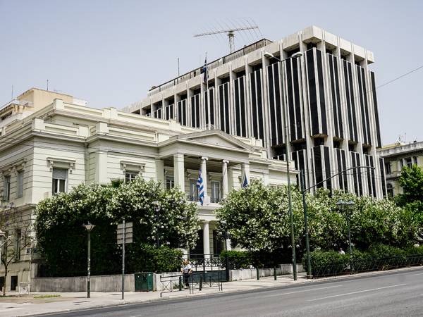 &Alpha;&upsilon;&sigma;&tau;&eta;&rho;ή &alpha;&pi;ά&nu;&tau;&eta;&sigma;&eta; &tau;&omicron;&upsilon; &epsilon;&lambda;&lambda;&eta;&nu;&iota;&kappa;&omicron;ύ &Upsilon;&Pi;.&Epsilon;&Xi;. &sigma;&tau;&eta;&nu; &Tau;&omicron;&upsilon;&rho;&kappa;ί&alpha; &gamma;&iota;&alpha; &tau;&alpha; &theta;&alpha;&lambda;ά&sigma;&sigma;&iota;&alpha; &pi;ά&rho;&kappa;&alpha; &ndash; &laquo;&Pi;&rho;ό&kappa;&epsilon;&iota;&tau;&alpha;&iota; &gamma;&iota;&alpha; &pi;&alpha;&rho;ά&nu;&omicron;&mu;&eta; &kappa;&alpha;&iota; &alpha;&pi;&alpha;&rho;ά&delta;&epsilon;&kappa;&tau;&eta; &epsilon;&nu;έ&rho;&gamma;&epsilon;&iota;&alpha;&raquo;