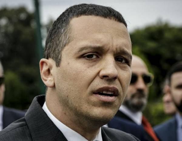 &Omicron; &Eta;&lambda;ί&alpha;&sigmaf; &Kappa;&alpha;&sigma;&iota;&delta;&iota;ά&rho;&eta;&sigmaf; &theta;&alpha; &kappa;&alpha;&tau;έ&beta;&epsilon;&iota; &sigma;&tau;&iota;&sigmaf; &epsilon;&kappa;&lambda;&omicron;&gamma;έ&sigmaf; &mu;&epsilon; &tau;&omicron; &kappa;ό&mu;&mu;&alpha; &laquo;Έ&lambda;&lambda;&eta;&nu;&epsilon;&sigmaf;&raquo;