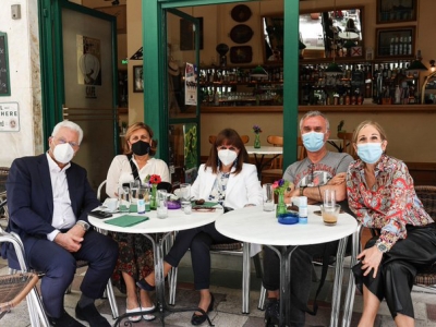 &Kappa;. &Sigma;&alpha;&kappa;&epsilon;&lambda;&lambda;&alpha;&rho;&omicron;&pi;&omicron;ύ&lambda;&omicron;&upsilon; &gamma;&iota;&alpha; ά&nu;&omicron;&iota;&gamma;&mu;&alpha; &tau;&eta;&sigmaf; &epsilon;&sigma;&tau;ί&alpha;&sigma;&eta;&sigmaf;: &laquo;&Xi;&alpha;&nu;&alpha;&zeta;&omicron;ύ&mu;&epsilon; &mu;&iota;&kappa;&rho;έ&sigmaf; &chi;&alpha;&rho;έ&sigmaf; &tau;&eta;&sigmaf; &kappa;&alpha;&theta;&eta;&mu;&epsilon;&rho;&iota;&nu;ό&tau;&eta;&tau;&alpha;&sigmaf;&raquo;