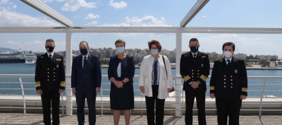 &Gamma;. &Pi;&lambda;&alpha;&kappa;&iota;&omega;&tau;ά&kappa;&eta;&sigmaf;: &Eta; &Epsilon;&lambda;&lambda;ά&delta;&alpha; &delta;&epsilon;&nu; &delta;έ&chi;&epsilon;&tau;&alpha;&iota; &upsilon;&pi;&omicron;&delta;&epsilon;ί&xi;&epsilon;&iota;&sigmaf; &gamma;&iota;&alpha; &tau;&alpha; &alpha;&nu;&theta;&rho;ώ&pi;&iota;&nu;&alpha; &delta;&iota;&kappa;&alpha;&iota;ώ&mu;&alpha;&tau;&alpha; &alpha;&pi;ό &chi;ώ&rho;&epsilon;&sigmaf; &pi;&omicron;&upsilon; &sigma;&upsilon;&sigma;&tau;&eta;&mu;&alpha;&tau;&iota;&kappa;ά &tau;&alpha; &pi;&alpha;&rho;&alpha;&beta;&iota;ά&zeta;&omicron;&upsilon;&nu;