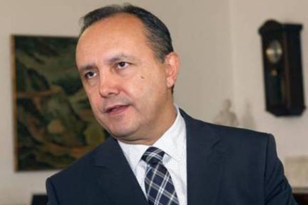 &Omicron; &Theta;&epsilon;ό&delta;&omega;&rho;&omicron;&sigmaf; &Kappa;&alpha;&rho;ά&omicron;&gamma;&lambda;&omicron;&upsilon; &gamma;&iota;&alpha; &tau;&omicron;&nu; &kappa;&alpha;&rho;&kappa;ί&nu;&omicron; &sigma;&tau;&omicron; &sigma;&tau;ή&theta;&omicron;&sigmaf; &mu;&epsilon; &tau;&omicron;&nu; &omicron;&pi;&omicron;ί&omicron; &delta;&iota;&alpha;&gamma;&nu;ώ&sigma;&tau;&eta;&kappa;&epsilon;