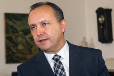 &Omicron; &Theta;&epsilon;ό&delta;&omega;&rho;&omicron;&sigmaf; &Kappa;&alpha;&rho;ά&omicron;&gamma;&lambda;&omicron;&upsilon; &gamma;&iota;&alpha; &tau;&omicron;&nu; &kappa;&alpha;&rho;&kappa;ί&nu;&omicron; &sigma;&tau;&omicron; &sigma;&tau;ή&theta;&omicron;&sigmaf; &mu;&epsilon; &tau;&omicron;&nu; &omicron;&pi;&omicron;ί&omicron; &delta;&iota;&alpha;&gamma;&nu;ώ&sigma;&tau;&eta;&kappa;&epsilon;