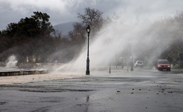 Έ&rho;&chi;&epsilon;&tau;&alpha;&iota; &tau;&omicron; &pi;&rho;ώ&tau;&omicron; &kappa;ύ&mu;&alpha; &kappa;&alpha;&kappa;&omicron;&kappa;&alpha;&iota;&rho;ί&alpha;&sigmaf; &tau;&omicron;&upsilon; &phi;&theta;&iota;&nu;&omicron;&pi;ώ&rho;&omicron;&upsilon;