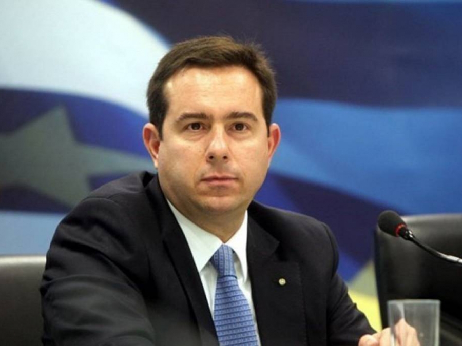 &Sigma;&tau;&omicron; &Lambda;&omicron;&nu;&delta;ί&nu;&omicron; &sigma;ή&mu;&epsilon;&rho;&alpha; &omicron; &Nu;ό&tau;&eta;&sigmaf; &Mu;&eta;&tau;&alpha;&rho;ά&kappa;&eta;&sigmaf;