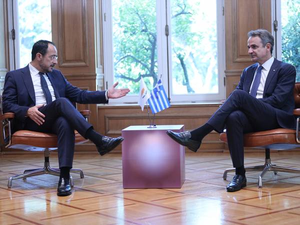 &Sigma;&upsilon;&nu;ά&nu;&tau;&eta;&sigma;&eta; &Kappa;&upsilon;&rho;&iota;ά&kappa;&omicron;&upsilon; &Mu;&eta;&tau;&sigma;&omicron;&tau;ά&kappa;&eta; &mu;&epsilon; &tau;&omicron;&nu; &Pi;&rho;ό&epsilon;&delta;&rho;&omicron; &tau;&eta;&sigmaf; &Kappa;ύ&pi;&rho;&omicron;&upsilon;, &Nu;ί&kappa;&omicron; &Chi;&rho;&iota;&sigma;&tau;&omicron;&delta;&omicron;&upsilon;&lambda;ί&delta;&eta;