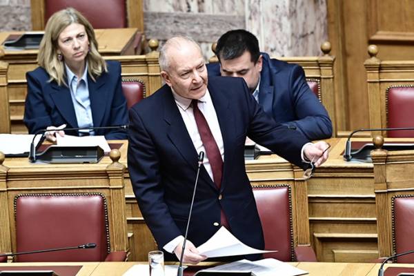 &Sigma;&tau;. &Gamma;&kappa;ί&kappa;&alpha;&sigmaf;: &laquo;&Tau;&omicron; &epsilon;&lambda;&lambda;&eta;&nu;&iota;&kappa;ό &nu;&eta;&omicron;&lambda;ό&gamma;&iota;&omicron; ή&tau;&alpha;&nu; &kappa;&alpha;&iota; &pi;&alpha;&rho;&alpha;&mu;έ&nu;&epsilon;&iota; &iota;&sigma;&chi;&upsilon;&rho;ό. &Epsilon;&rho;&gamma;&alpha;&zeta;ό&mu;&alpha;&sigma;&tau;&epsilon; &mu;&epsilon; &sigma;&chi;έ&delta;&iota;&omicron;, &gamma;&iota;&alpha; &nu;&alpha; &alpha;&upsilon;&xi;ή&sigma;&omicron;&upsilon;&mu;&epsilon; &alpha;&kappa;ό&mu;&eta; &pi;&epsilon;&rho;&iota;&sigma;&sigma;ό&tau;&epsilon;&rho;&omicron; &tau;&eta;&nu; &alpha;&nu;&tau;&alpha;&gamma;&omega;&nu;&iota;&sigma;&tau;&iota;&kappa;ό&tau;&eta;&tau;&alpha; &kappa;&alpha;&iota; &tau;&eta;&nu; &iota;&sigma;&chi;ύ &tau;&eta;&sigmaf; &epsilon;&lambda;&lambda;&eta;&nu;&iota;&kappa;ή&sigmaf; &nu;&alpha;&upsilon;&tau;&iota;&lambda;ί&alpha;&sigmaf;&raquo;