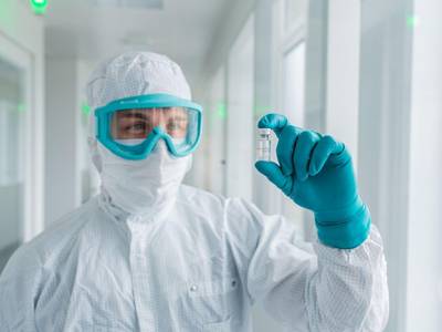 CureVac: &Epsilon;&tau;&omicron;&iota;&mu;ά&zeta;&epsilon;&iota; &nu;έ&omicron;, &beta;&epsilon;&lambda;&tau;&iota;&omega;&mu;έ&nu;&omicron; mRNA &epsilon;&mu;&beta;ό&lambda;&iota;&omicron; &kappa;&alpha;&tau;ά &tau;&omicron;&upsilon; &kappa;&omicron;&rho;&omega;&nu;&omicron;ϊ&omicron;ύ