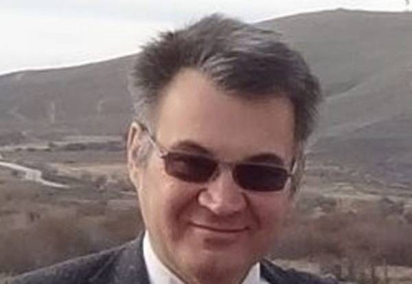 &Pi;έ&theta;&alpha;&nu;&epsilon; &omicron; &sigma;&epsilon;&iota;&sigma;&mu;&omicron;&lambda;ό&gamma;&omicron;&sigmaf; &Chi;&rho;ή&sigma;&tau;&omicron;&sigmaf; &Pi;&alpha;&pi;&alpha;ϊ&omega;ά&nu;&nu;&omicron;&upsilon;