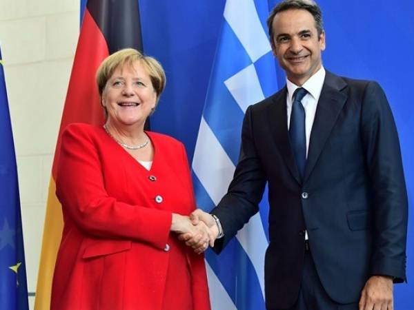 &Alpha;&nu;ή&mu;&epsilon;&rho;&alpha; &tau;&eta;&sigmaf; 28&eta;&sigmaf; &Omicron;&kappa;&tau;&omega;&beta;&rho;ί&omicron;&upsilon; &eta; Ά&nu;&gamma;&kappa;&epsilon;&lambda;&alpha; &Mu;έ&rho;&kappa;&epsilon;&lambda; &sigma;&tau;&eta;&nu; &Alpha;&theta;ή&nu;&alpha;