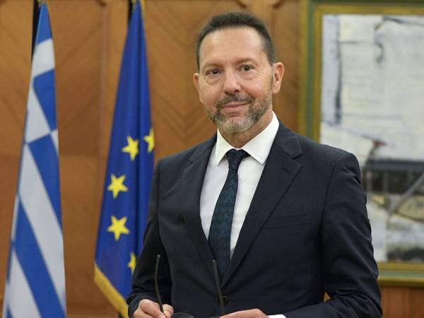 &Gamma;. &Sigma;&tau;&omicron;&upsilon;&rho;&nu;ά&rho;&alpha;&sigmaf; &sigma;&tau;&eta;&nu; &Epsilon;&Alpha;&Epsilon;&Epsilon;: &Omicron; &rho;ό&lambda;&omicron;&sigmaf; &tau;&eta;&sigmaf; &iota;&delta;&iota;&omega;&tau;&iota;&kappa;ή&sigmaf; &alpha;&sigma;&phi;ά&lambda;&iota;&sigma;&eta;&sigmaf; &mu;&pi;&omicron;&rho;&epsilon;ί &nu;&alpha; &kappa;&alpha;&tau;&alpha;&sigma;&tau;&epsilon;ί &pi;&iota;&omicron; &omicron;&upsilon;&sigma;&iota;&alpha;&sigma;&tau;&iota;&kappa;ό&sigmaf;