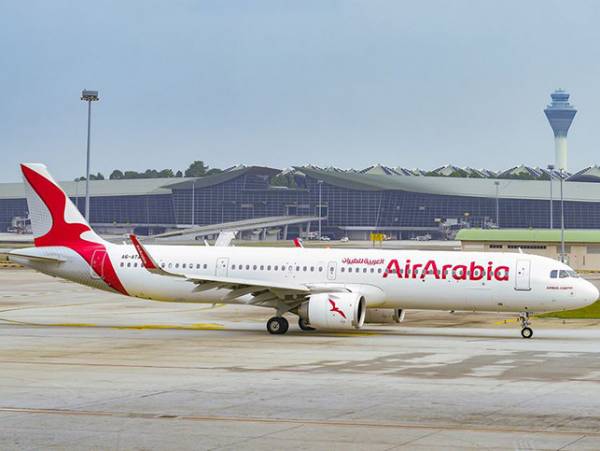 Air Arabia: &Epsilon;&gamma;&kappa;&alpha;&iota;&nu;&iota;ά&sigma;&tau;&eta;&kappa;&alpha;&nu; &omicron;&iota; &pi;&tau;ή&sigma;&epsilon;&iota;&sigmaf; &Alpha;&theta;ή&nu;&alpha; &ndash; &Sigma;ά&rho;&tau;&zeta;&alpha; (&Eta;&Alpha;&Epsilon;)