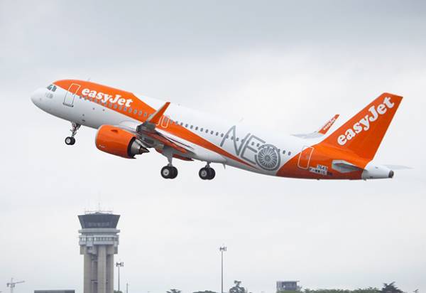 EasyJet: &Epsilon;&gamma;&kappa;&alpha;&iota;&nu;&iota;ά&zeta;&epsilon;&iota; &pi;&rho;&omicron;&sigma;&phi;&omicron;&rho;έ&sigmaf; Black Friday &mu;&epsilon; &nu;έ&alpha; &alpha;&pi;&epsilon;&upsilon;&theta;&epsilon;ί&alpha;&sigmaf; &sigma;ύ&nu;&delta;&epsilon;&sigma;&eta; &Pi;&rho;έ&beta;&epsilon;&zeta;&alpha;&sigmaf; - &Mu;ά&nu;&tau;&sigma;&epsilon;&sigma;&tau;&epsilon;&rho;