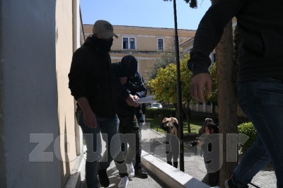 &Sigma;&tau;&omicron;&nu; &alpha;&nu;&alpha;&kappa;&rho;&iota;&tau;ή &Beta;&alpha;&sigma;ί&lambda;&eta;&sigmaf; &Gamma;&kappa;&omicron;&upsilon;&rho;&omicron;ύ&sigma;&eta;&sigmaf; &kappa;&alpha;&iota; &Tau;έ&tau;&alpha; &Kappa;&alpha;&mu;&pi;&omicron;&upsilon;&rho;έ&lambda;&eta; &gamma;&iota;&alpha; &tau;&omicron; &rho;&iota;&phi;&iota;&phi;ί &sigma;&tau;&iota;&sigmaf; &tau;&rho;&alpha;&pi;&epsilon;&zeta;&iota;&kappa;έ&sigmaf; &theta;&upsilon;&rho;ί&delta;&epsilon;&sigmaf;