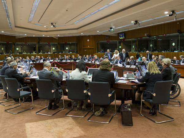 Eurogroup: &Eta; &alpha;ύ&xi;&eta;&sigma;&eta; &tau;&omega;&nu; &tau;&iota;&mu;ώ&nu; &tau;&eta;&sigmaf; &epsilon;&nu;έ&rho;&gamma;&epsilon;&iota;&alpha;&sigmaf; &kappa;&alpha;&iota; &omicron; &pi;&lambda;&eta;&theta;&omega;&rho;&iota;&sigma;&mu;ό&sigmaf; &sigma;&tau;&eta;&nu; &alpha;&tau;&zeta;έ&nu;&tau;&alpha; &tau;&eta;&sigmaf; &sigma;&upsilon;&nu;&epsilon;&delta;&rho;ί&alpha;&sigma;&eta;&sigmaf;